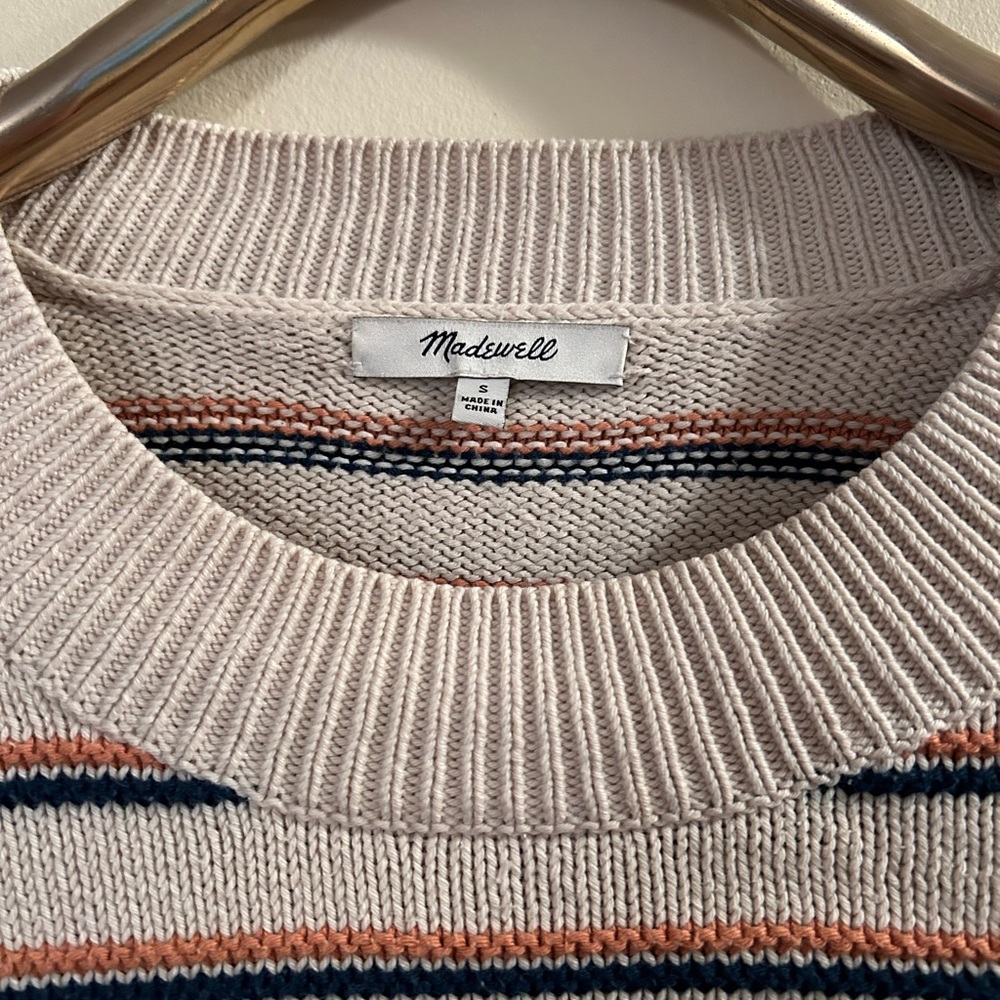 Madewell sweater size small.